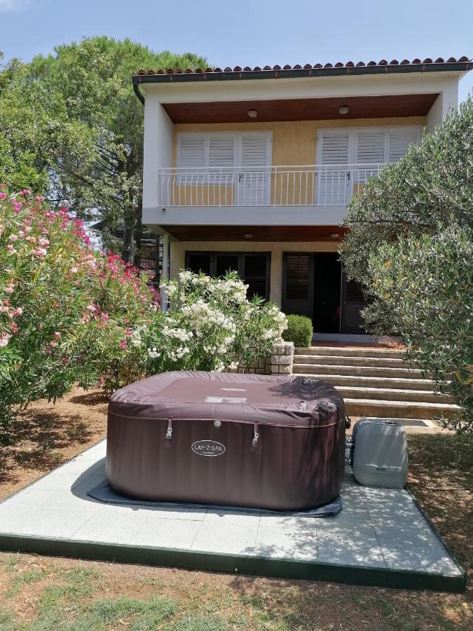 Guesthouse Butkovic Punat Eksteriør billede